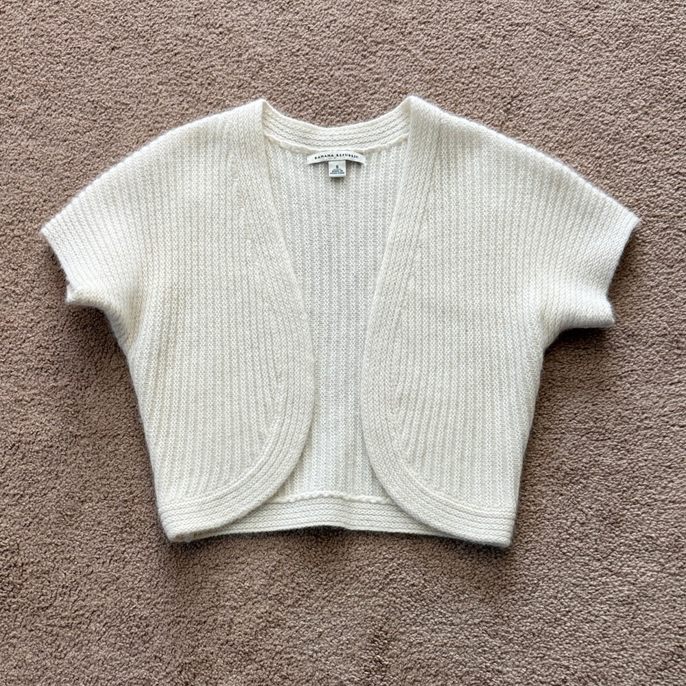 Banana Republic Ivory Winter White Short Sleeve Cardigan Sweater. Lambs’ Wool